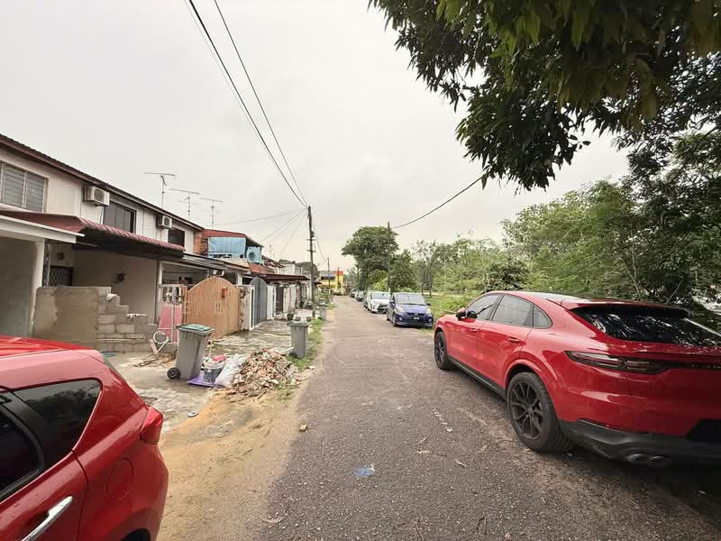 2-storey Terraced House for Sale in Taman Desa Cemerlang (Ulu Tiram) - Ee Fong Toh - Exterior - PropertyGuru.com.my