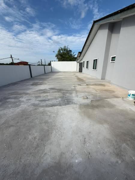 Semi-Detached House for Sale in Bandar Cemerlang (Ulu Tiram) - Stephanie Gan - Exterior - PropertyGuru.com.my