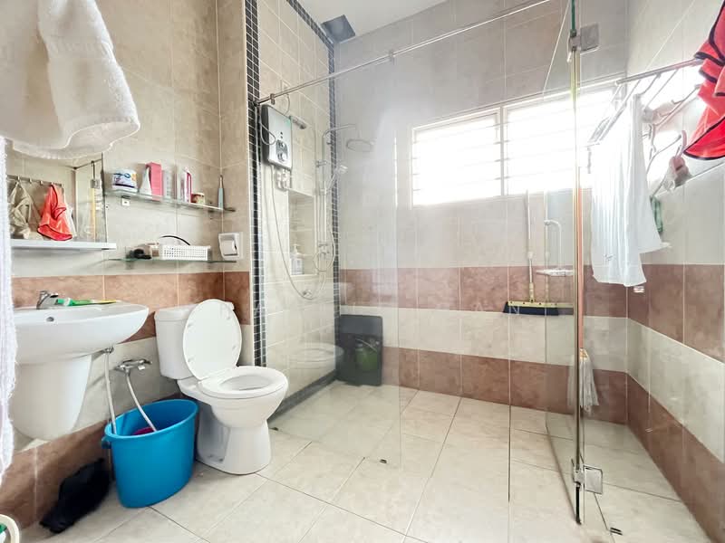 Semi-Detached House for Sale in Kapar (Selangor) - Charlie Gan - Bathroom - PropertyGuru.com.my