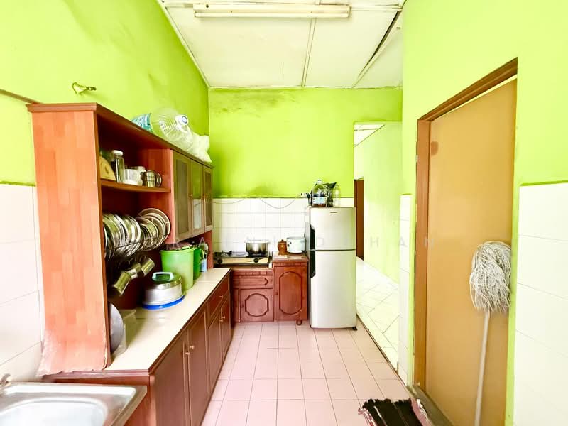 Rumah Teres 1 Tingkat untuk Dijual di Semenyih (Selangor) - Noraini Dahan - Kitchen - PropertyGuru.com.my