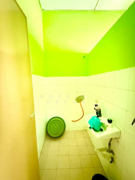Rumah Teres 1 Tingkat untuk Dijual di Semenyih (Selangor) - Noraini Dahan - Bathroom - PropertyGuru.com.my