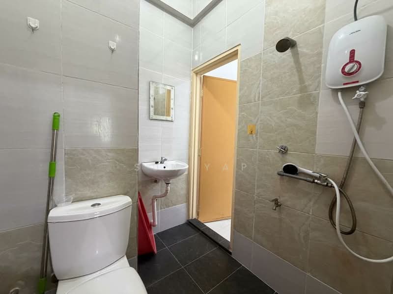 Servis Apartment untuk Disewa di Sun City (Plaza Mentari) - Sun Yap - Bathroom - PropertyGuru.com.my