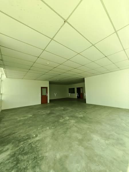 Semi-D Factory for Rent in Taman Perindustrian Cemerlang (Ulu Tiram) - Sky Tan - Interior - PropertyGuru.com.my