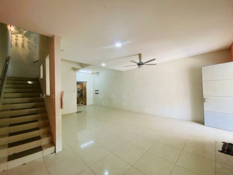 2-storey Terraced House for Sale in Perdana College Heights (Mantin) - Muhammad Nazli Mohd Amin - Living Room - PropertyGuru.com.my