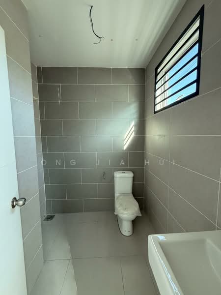 2-storey Terraced House for Sale in Bandar Sri Sendayan (Negeri Sembilan) - Ong Jia Hui - Bathroom - PropertyGuru.com.my