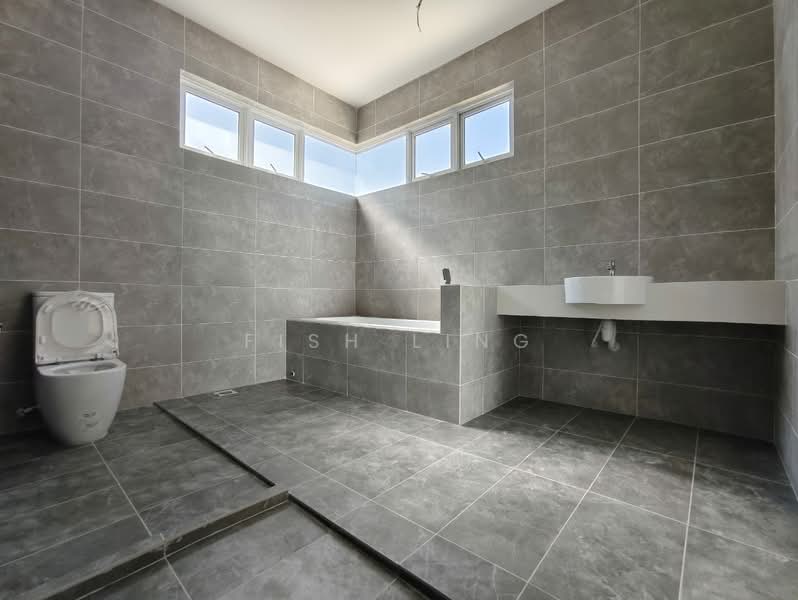 Bungalow for Sale in Taman Kota Permai (Bukit Mertajam) - Fish Ling - Bathroom - PropertyGuru.com.my