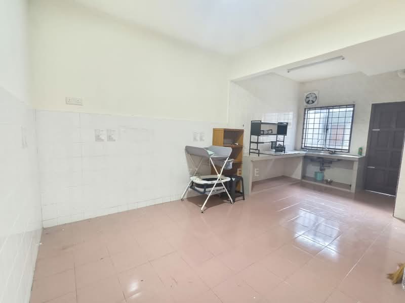 2-storey Terraced House for Sale in Bandar Selesa Jaya (Skudai) - Jyez Lee - Kitchen - PropertyGuru.com.my