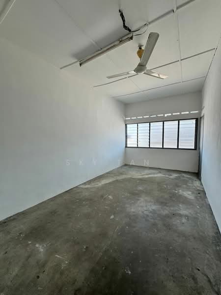 Shop for Rent in Taman Sri Tebrau (Johor Bahru) - Sky Tan - Interior - PropertyGuru.com.my