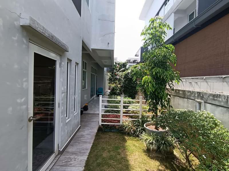 Semi-Detached House for Sale in Mutiara Rini (Skudai) - Wee Howe - Exterior - PropertyGuru.com.my