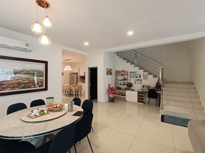 Semi-Detached House for Sale in Mutiara Rini (Skudai) - Wee Howe - Dining Room - PropertyGuru.com.my