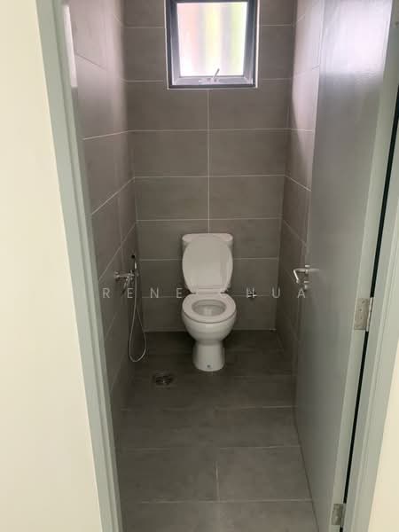 Office for Sale in Hicom - Glenmarie Industrial Park (Shah Alam) - Irene Chua - Bathroom - PropertyGuru.com.my