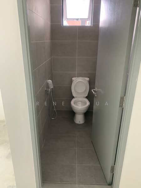 Office for Sale in Hicom - Glenmarie Industrial Park (Shah Alam) - Irene Chua - Bathroom - PropertyGuru.com.my