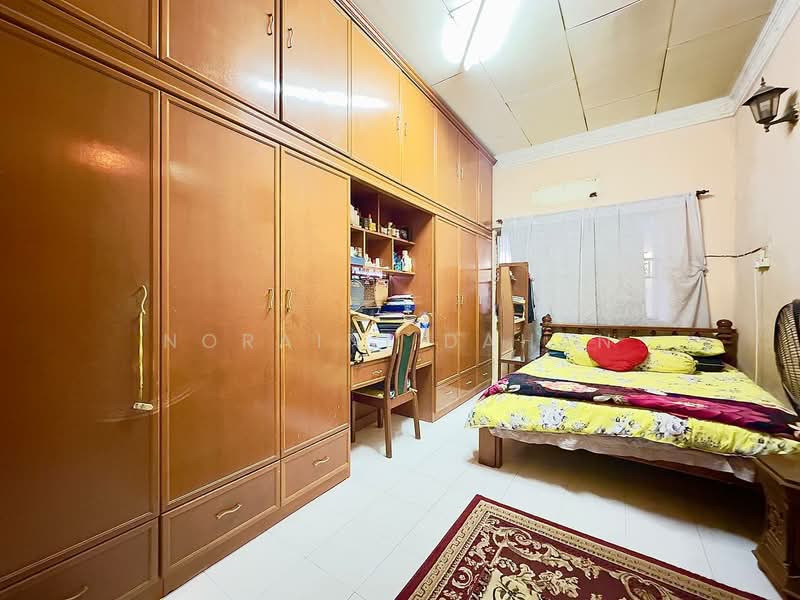 Rumah Teres 1 Tingkat untuk Dijual di Klang (Selangor) - Noraini Dahan - Bedroom - PropertyGuru.com.my