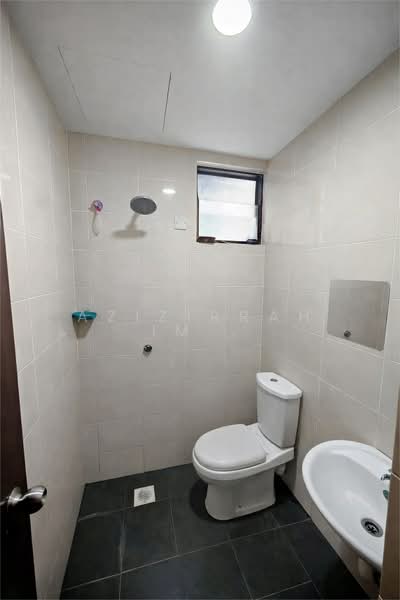 Kondominium untuk Dijual di Residensi Zamrud - Azizirrahim . - Bathroom - PropertyGuru.com.my