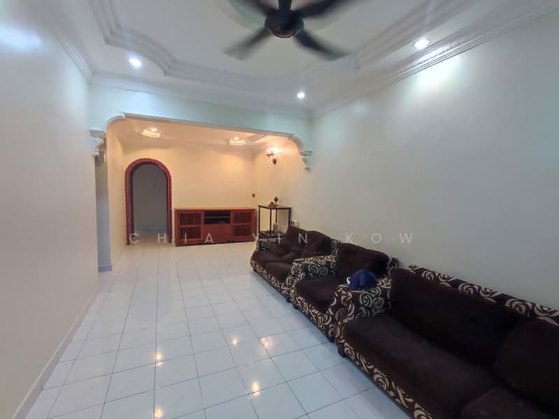 1-storey Terraced House for Rent in Kluang (Johor) - Chia Yin Kow - Living Room - PropertyGuru.com.my