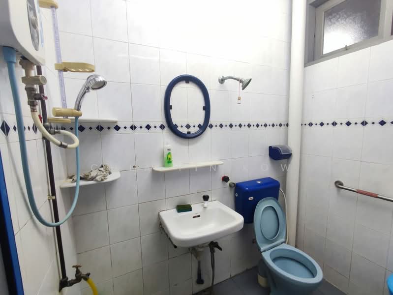 1-storey Terraced House for Rent in Kluang (Johor) - Chia Yin Kow - Bathroom - PropertyGuru.com.my