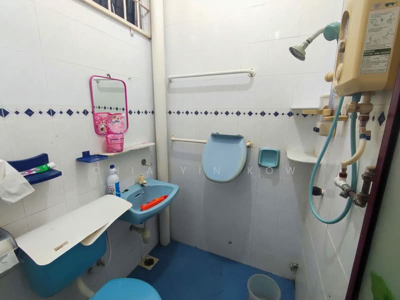 1-storey Terraced House for Rent in Kluang (Johor) - Chia Yin Kow - Bathroom - PropertyGuru.com.my