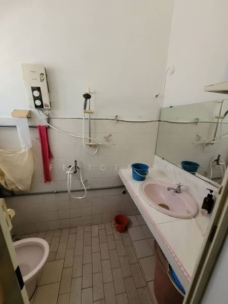 Rumah Teres 1 Tingkat untuk Dijual di SS4 (Petaling Jaya) - Felicia Ng - Bathroom - PropertyGuru.com.my