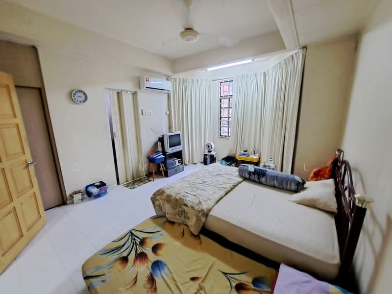 2.5-storey Terraced House for Sale in Ampang Jaya (Ampang) - Cik Maya Abdul - Bedroom - PropertyGuru.com.my