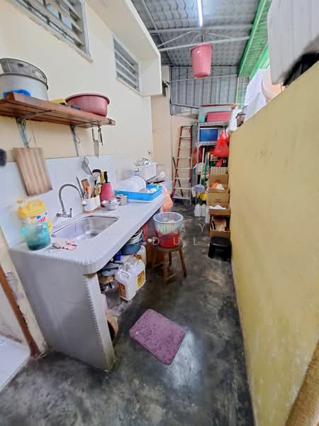 2.5-storey Terraced House for Sale in Ampang Jaya (Ampang) - Cik Maya Abdul - Kitchen - PropertyGuru.com.my