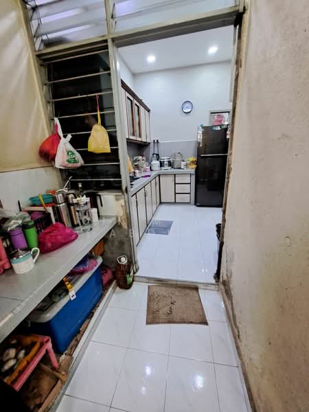 2.5-storey Terraced House for Sale in Ampang Jaya (Ampang) - Cik Maya Abdul - Kitchen - PropertyGuru.com.my