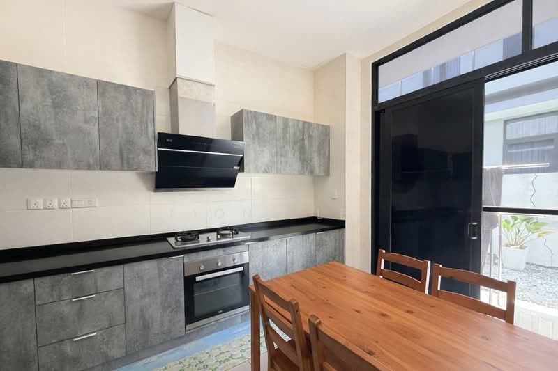 Semi-Detached House for Sale in Telok Panglima Garang (Selangor) - Fiona Lee - Kitchen - PropertyGuru.com.my