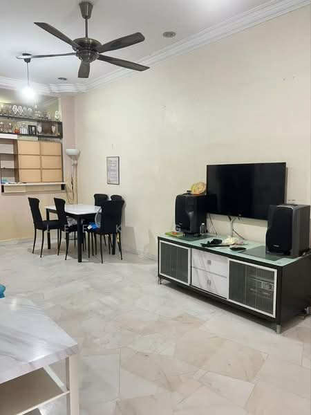1-storey Terraced House for Sale in Bandar Bukit Raja (Klang) - Lee Keng Aun - Living Room - PropertyGuru.com.my