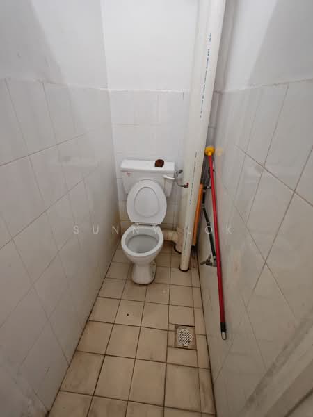 Flat for Sale at Taman Jelutong Jaya - Sunny Lok - Bathroom - PropertyGuru.com.my