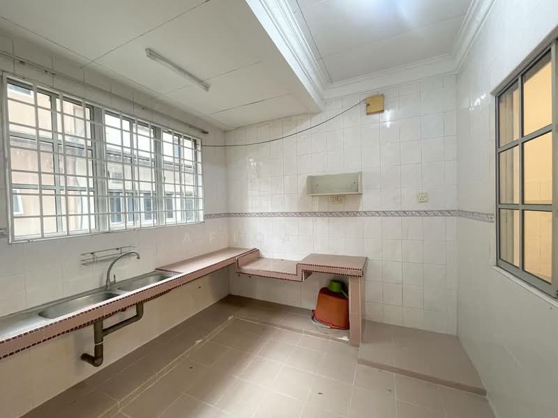 2-storey Terraced House for Sale in Usj 24 (Subang Jaya) - Afiqah . - Kitchen - PropertyGuru.com.my