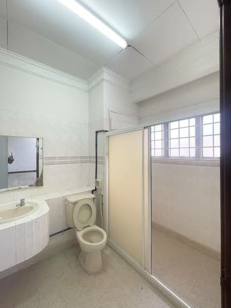 2-storey Terraced House for Sale in Usj 24 (Subang Jaya) - Afiqah . - Bathroom - PropertyGuru.com.my