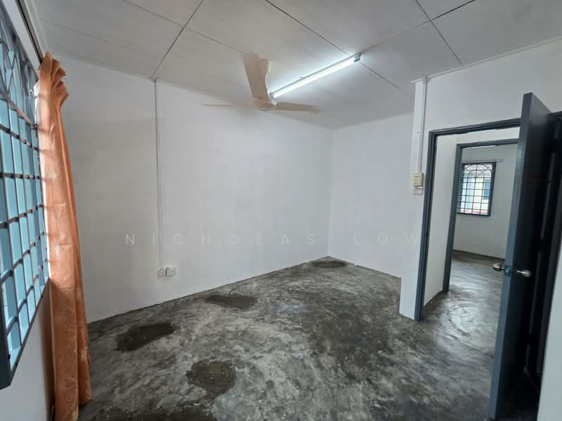2-storey Terraced House for Rent in Taman Molek (Johor Bahru) - Nicholas Low - Interior - PropertyGuru.com.my