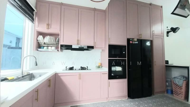 Rumah Teres untuk Disewa di Taman Bakti YNS (Labu) - Hawa Ibrahim - Kitchen - PropertyGuru.com.my