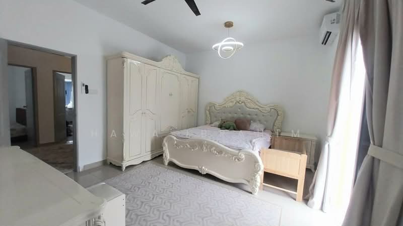 Rumah Teres untuk Disewa di Taman Bakti YNS (Labu) - Hawa Ibrahim - Bedroom - PropertyGuru.com.my