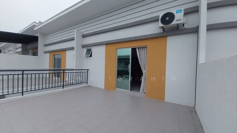 Rumah Teres untuk Disewa di Taman Bakti YNS (Labu) - Hawa Ibrahim - Exterior - PropertyGuru.com.my
