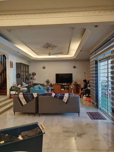 Semi-Detached House for Sale in Taman Overseas Union (Taman Oug) (Jalan Klang Lama (Old Klang Road)) - Bobo Lee - Living Room - PropertyGuru.com.my