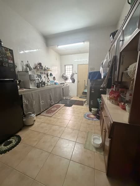 Rumah Teres 2 Tingkat untuk Dijual di Taman Syabas (Ipoh) - Nicole Teoh - Kitchen - PropertyGuru.com.my