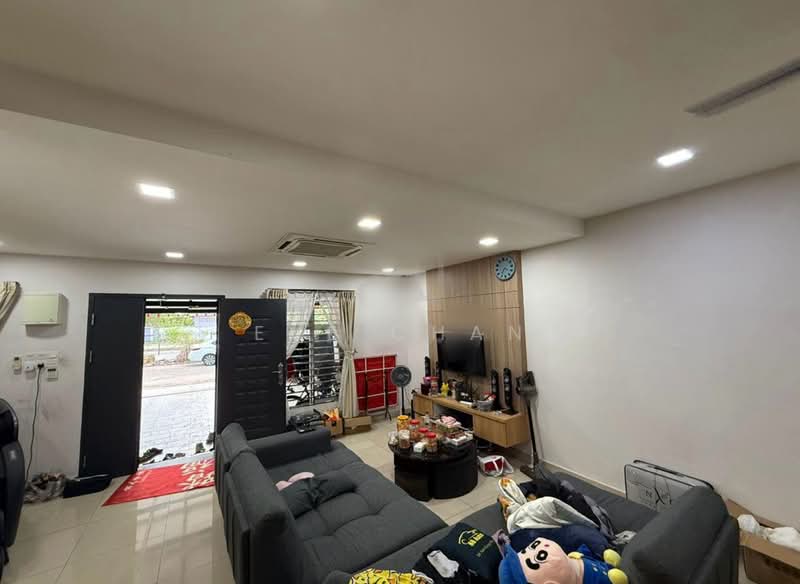 2-storey Terraced House for Sale in Taman Setia Indah (Tebrau) - Eve Chan - Living Room - PropertyGuru.com.my