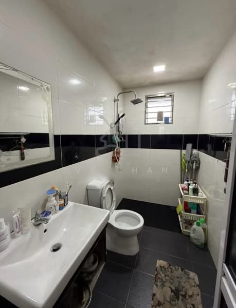 2-storey Terraced House for Sale in Taman Setia Indah (Tebrau) - Eve Chan - Bathroom - PropertyGuru.com.my