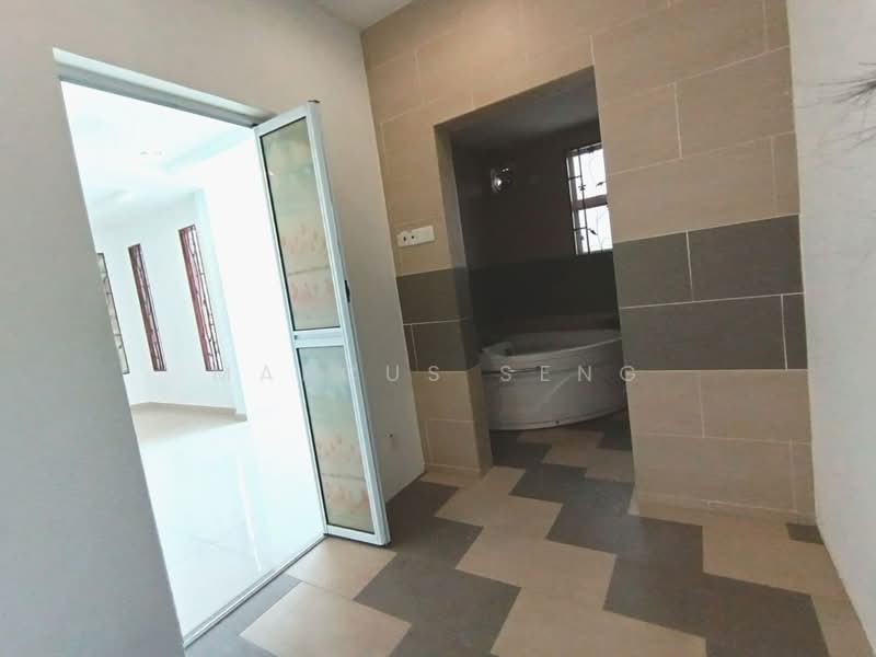 2-storey Terraced House for Sale in Taman Ipoh Timur (Ipoh) - Marcus Seng - Bathroom - PropertyGuru.com.my