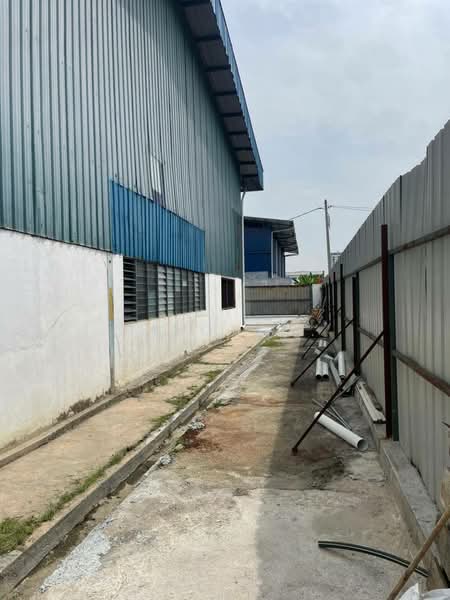 Warehouse for Rent in Bukit Kemuning (Shah Alam) - Afiqah . - Exterior - PropertyGuru.com.my