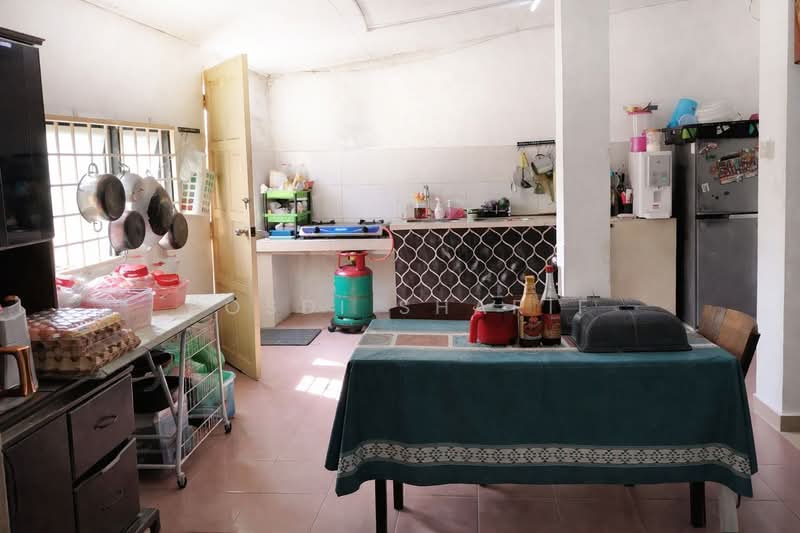 1-storey Terraced House for Sale in Bandar Tasik Puteri (Rawang) - Rosdi Sharif - Kitchen - PropertyGuru.com.my
