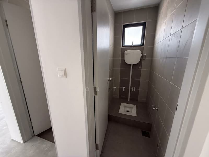 Shop / Office for Rent in Ijok (Selangor) - Leon Teh - Bathroom - PropertyGuru.com.my
