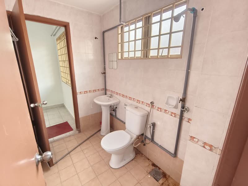 Rumah Teres 2 Tingkat untuk Disewa di Taman Bukit Mewah Fasa 9 (Kajang) - Allen Puah - Bathroom - PropertyGuru.com.my