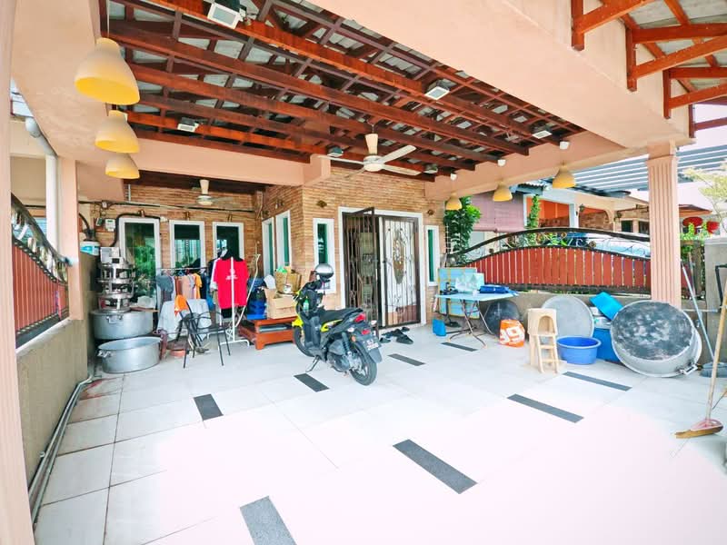 2-storey Terraced House for Sale in Usj 2 (Subang Jaya) - Intan Sophia - Exterior - PropertyGuru.com.my