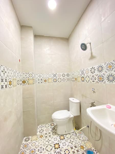 1-storey Terraced House for Sale in Taman Cahaya Kota Puteri (Masai) - Adli Harun - Bathroom - PropertyGuru.com.my
