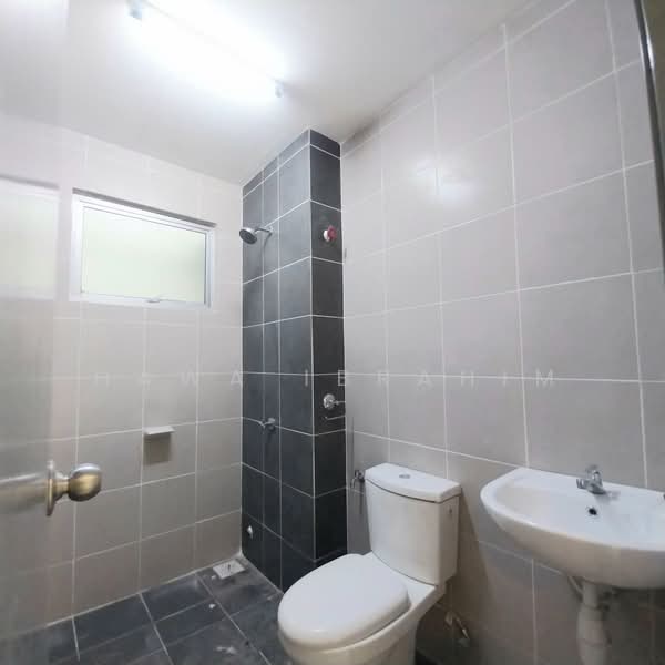 Townhouse for Sale in Dengkil (Selangor) - Hawa Ibrahim - Bathroom - PropertyGuru.com.my