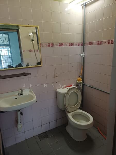 1-storey Terraced House for Rent in Bandar Sri Damansara (Selangor) - Jeanny Koh - Bathroom - PropertyGuru.com.my