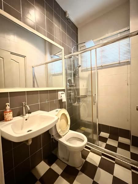 Bungalow for Sale in Ipoh (Perak) - Lee Muzi - Bathroom - PropertyGuru.com.my