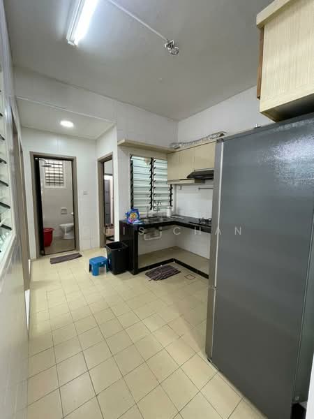 1-storey Terraced House for Sale in Bukit Raja (Selangor) - Louis Chan - Kitchen - PropertyGuru.com.my