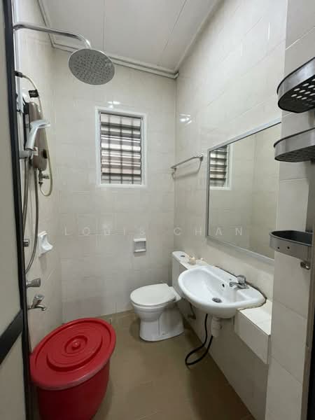 1-storey Terraced House for Sale in Bukit Raja (Selangor) - Louis Chan - Bathroom - PropertyGuru.com.my